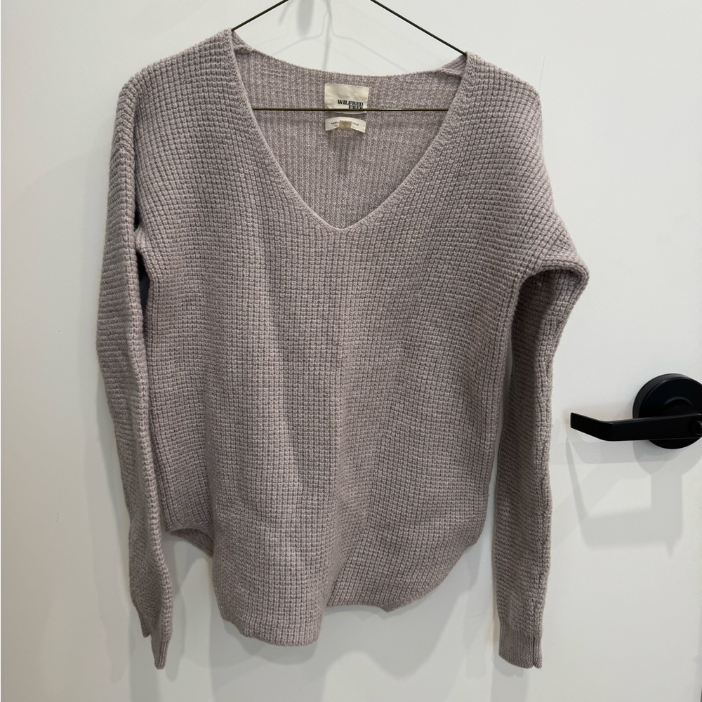 Wilfred Gray V-Neck Sweater with Classic Knit Design - NWOT